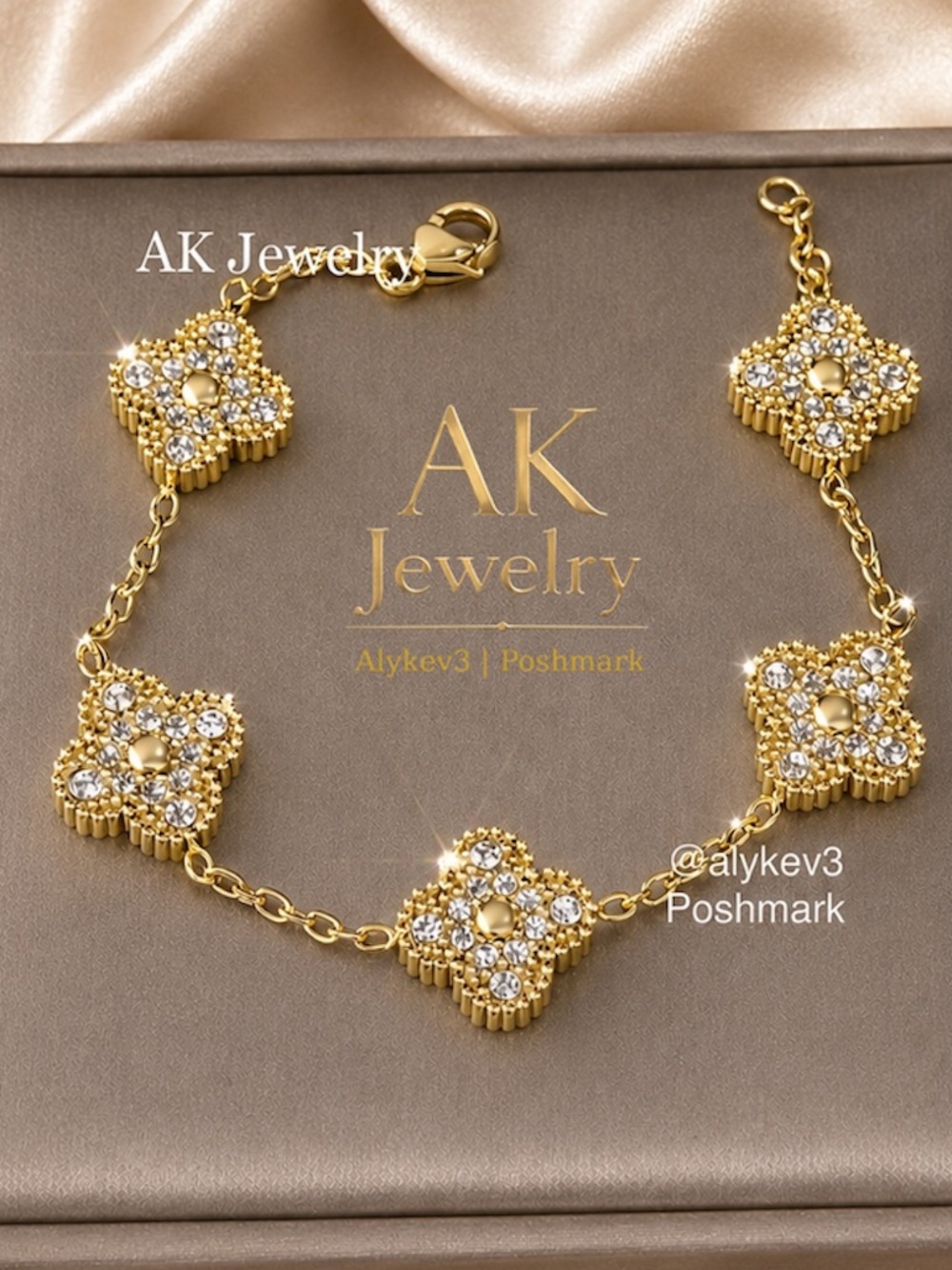 💎18k LUXURY QUATREFOIL Clover 5 Pave Motif Bracelet, Gold GP